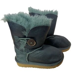 UGG Bailey Button Boot. Great Condition. Size 6. Deep Green W/ Glitter Shine.